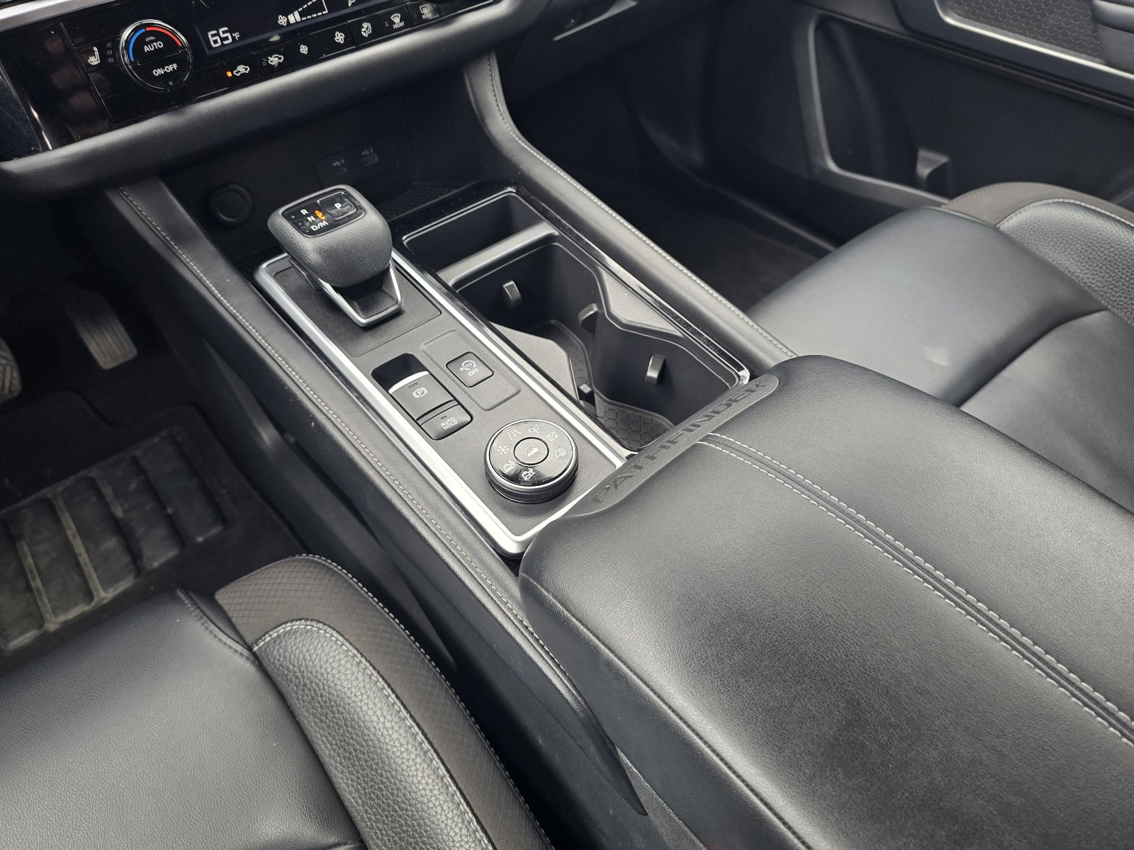 Used 2022 Nissan Pathfinder SL image 17