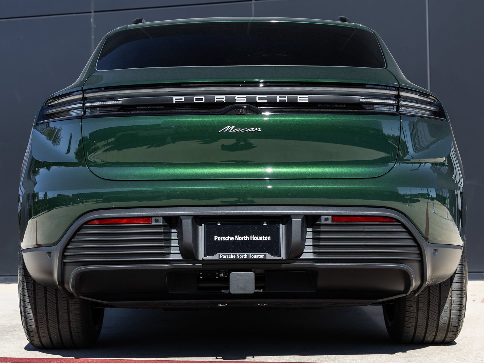 Certified 2025 Porsche Macan Electric RWD image 10