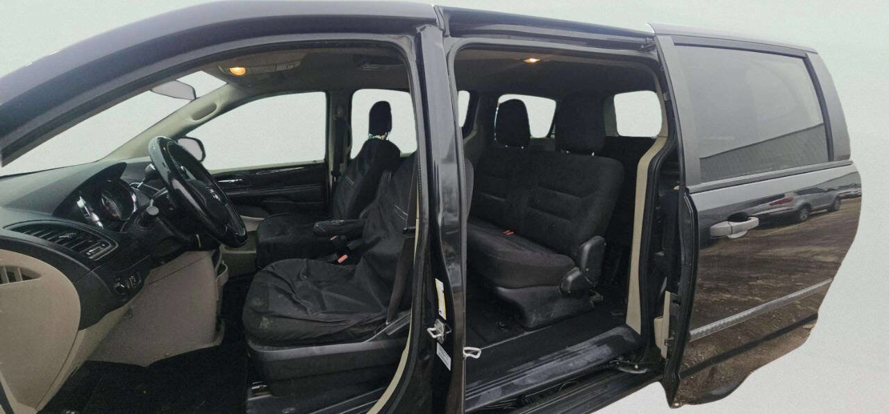 Used 2015 Dodge Grand Caravan American Value Package image 7