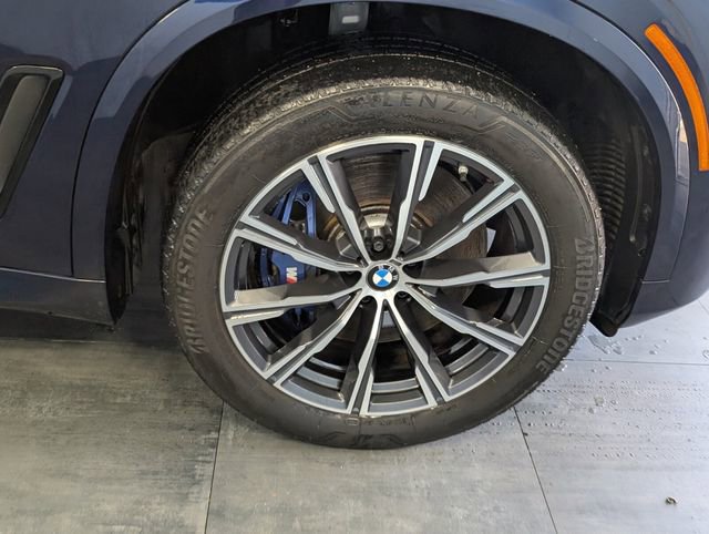 Used 2022 BMW X5 M50i w/ Executive Package image 18
