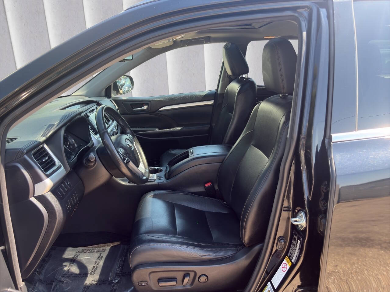 Used 2015 Toyota Highlander XLE AWD/4WD image 15