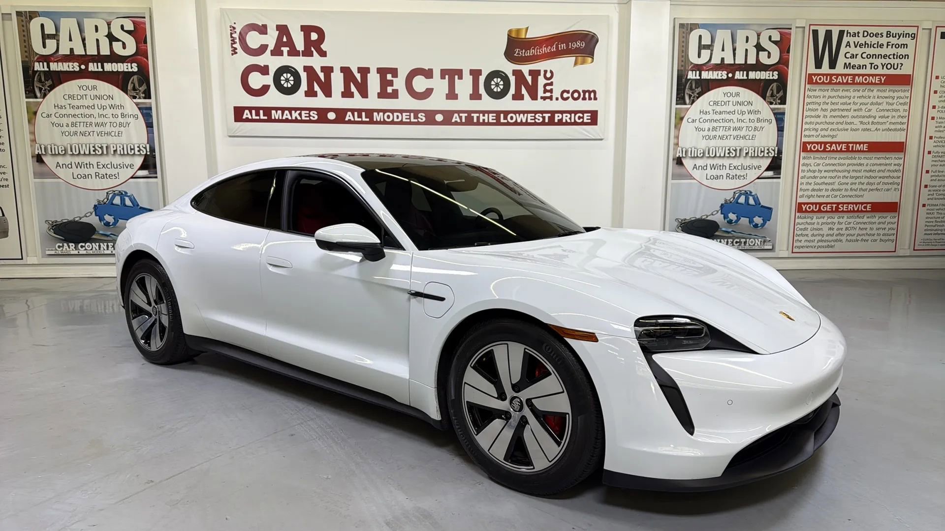 Used 2023 Porsche Taycan image 9