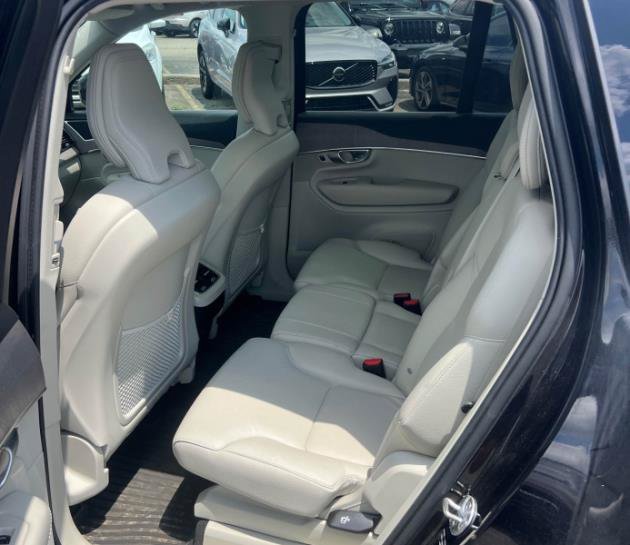 Used 2024 Volvo XC90 B6 Plus AWD/4WD image 8