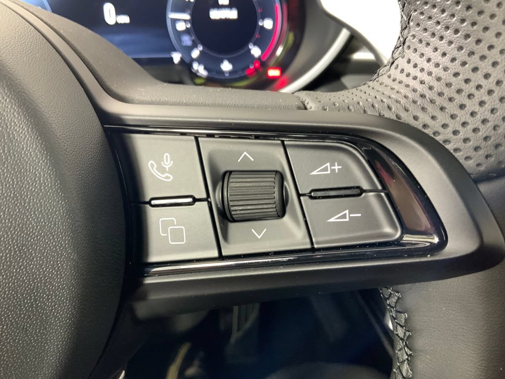 New 2025 Alfa Romeo Stelvio Sprint w/ Convenience Package AWD/4WD image 19