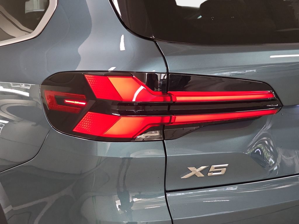 Used 2024 BMW X5 xDrive40i w/ Premium Package AWD/4WD image 30