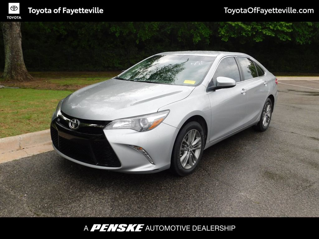 Used 2017 Toyota Camry SE FWD image 1