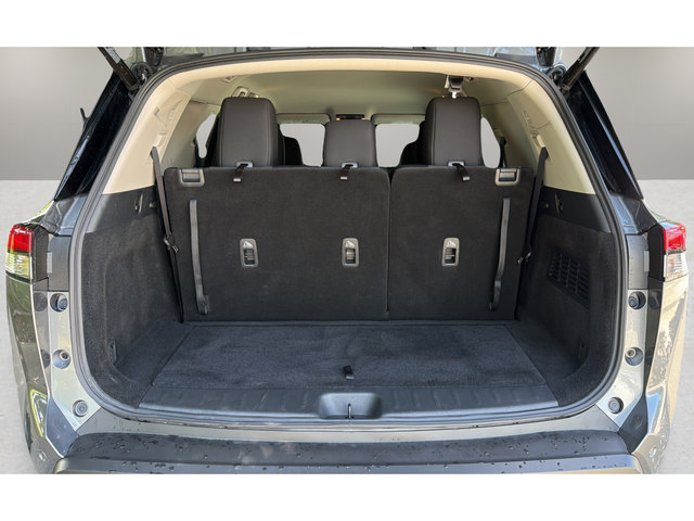 Used 2025 Nissan Pathfinder SV AWD/4WD image 19