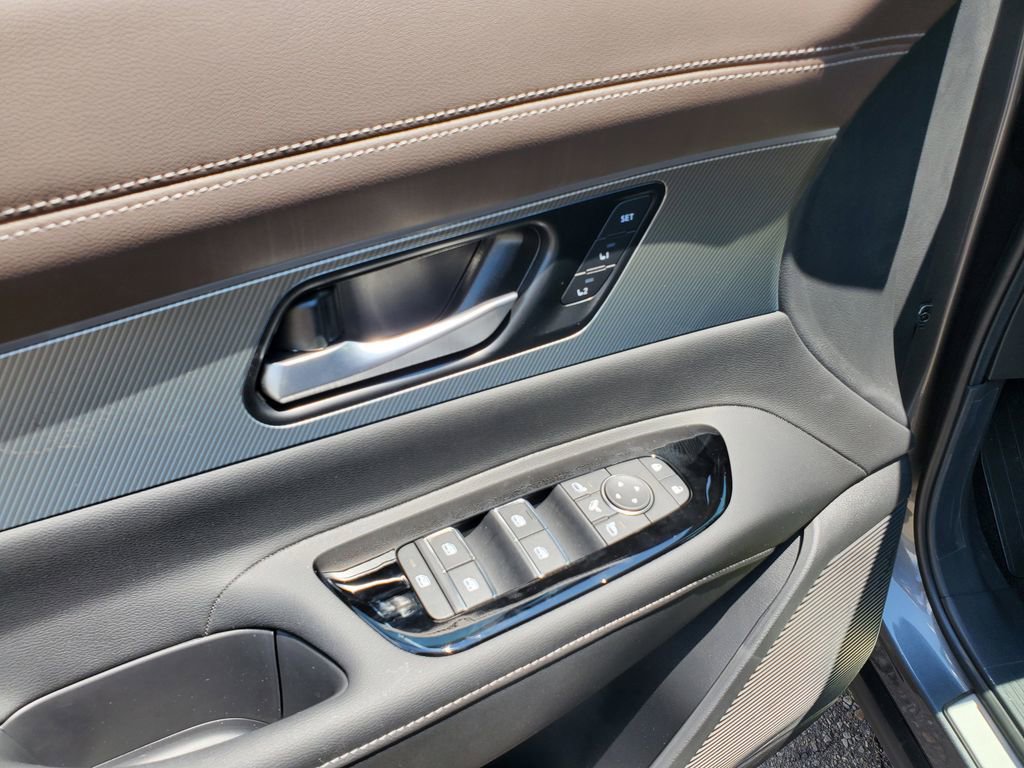 New 2025 Nissan Murano Platinum w/ Cargo Package image 16