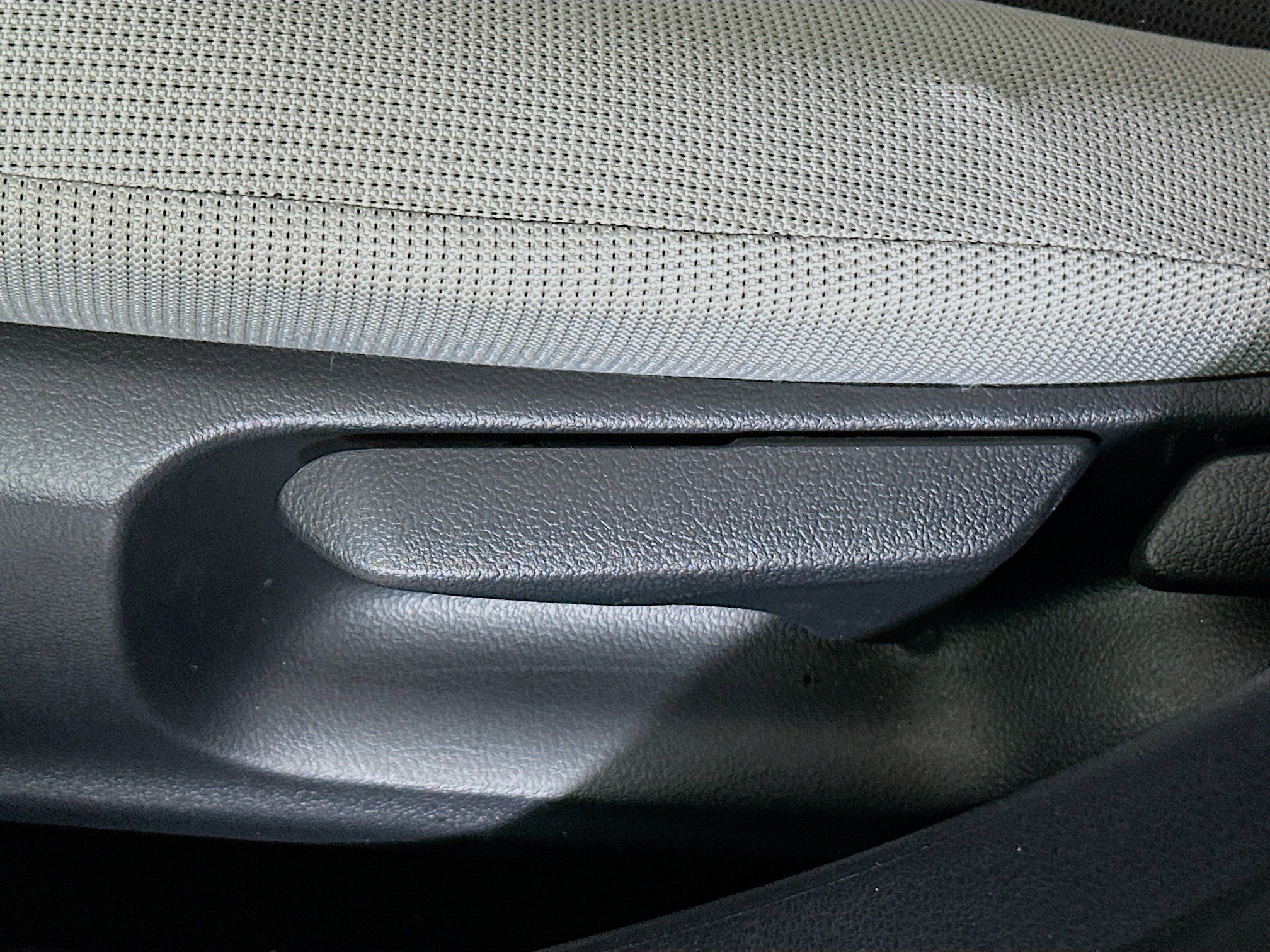 Used 2025 Toyota Corolla LE FWD image 13