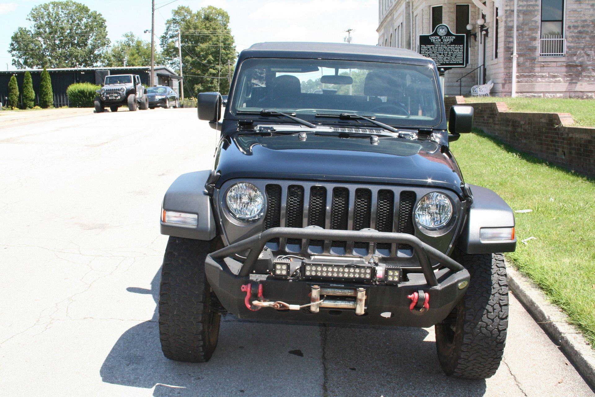 Used 2020 Jeep Wrangler Sport AWD/4WD image 6