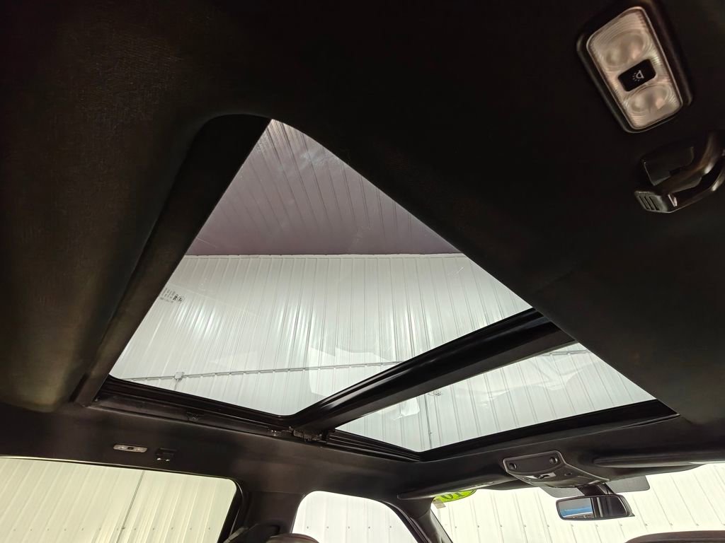 Used 2016 Ford F150 Platinum w/ Equipment Group 701A Luxury image 12