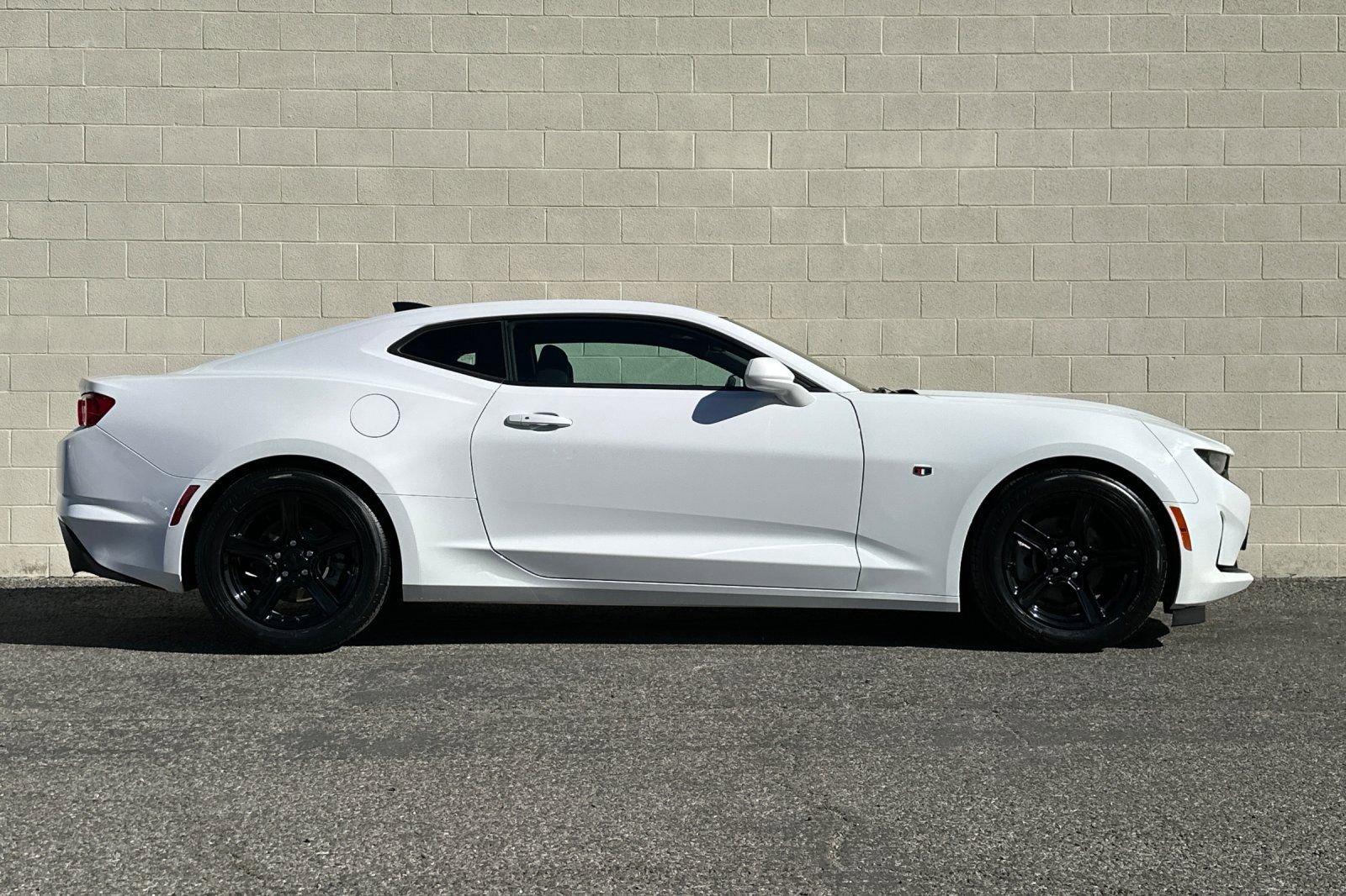 Certified 2022 Chevrolet Camaro LT image 3