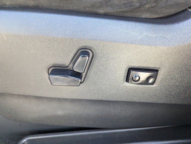 Used 2014 Dodge Grand Caravan SXT w/ Rear Park Assist Package FWD image 11