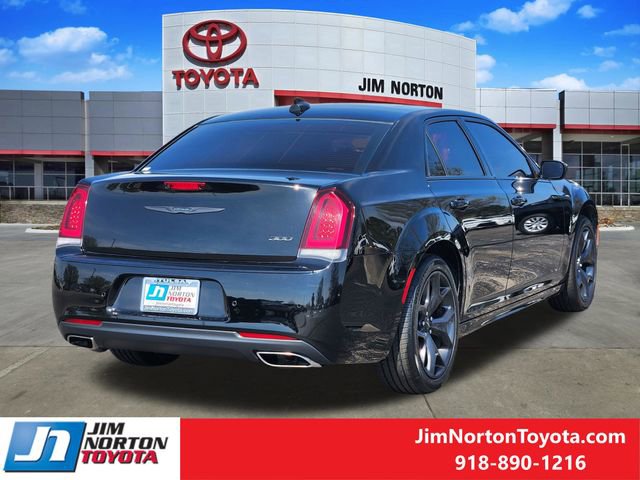 Used 2023 Chrysler 300 Touring L w/ Popular Equipment Group image 6