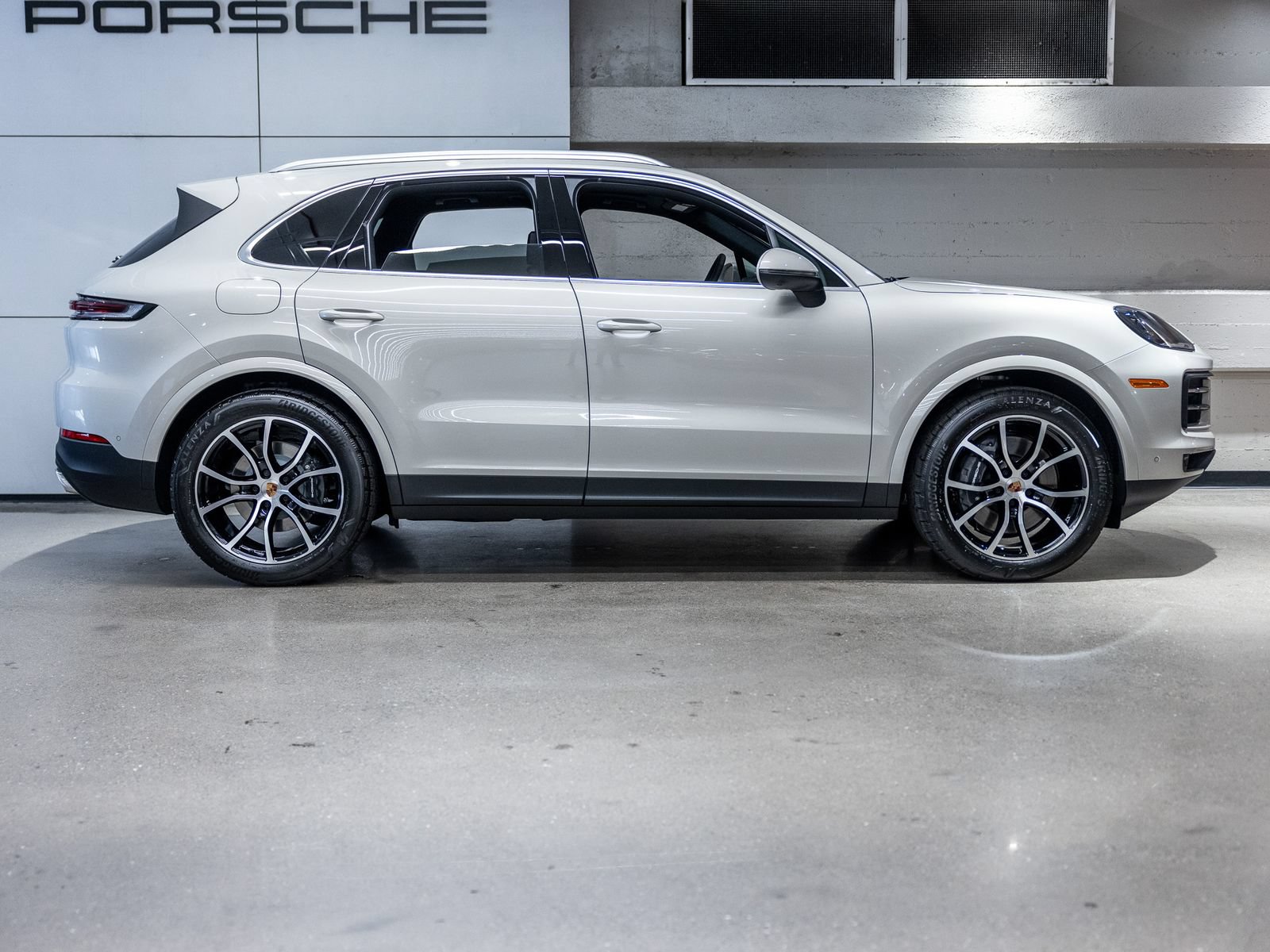 New 2026 Porsche Cayenne AWD/4WD image 9