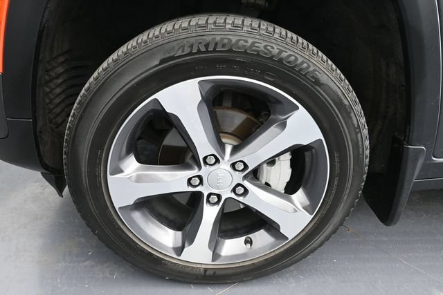Used 2024 Jeep Grand Cherokee Limited AWD/4WD image 22