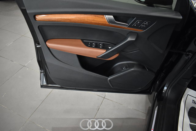 Used 2023 Audi Q5 2.0T Premium w/ Convenience Package AWD/4WD image 31