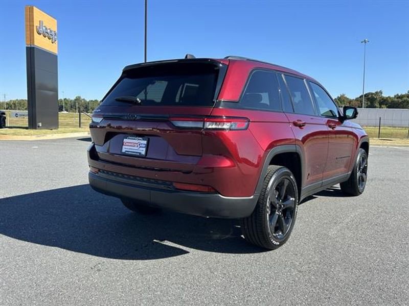 New 2025 Jeep Grand Cherokee Altitude RWD image 5