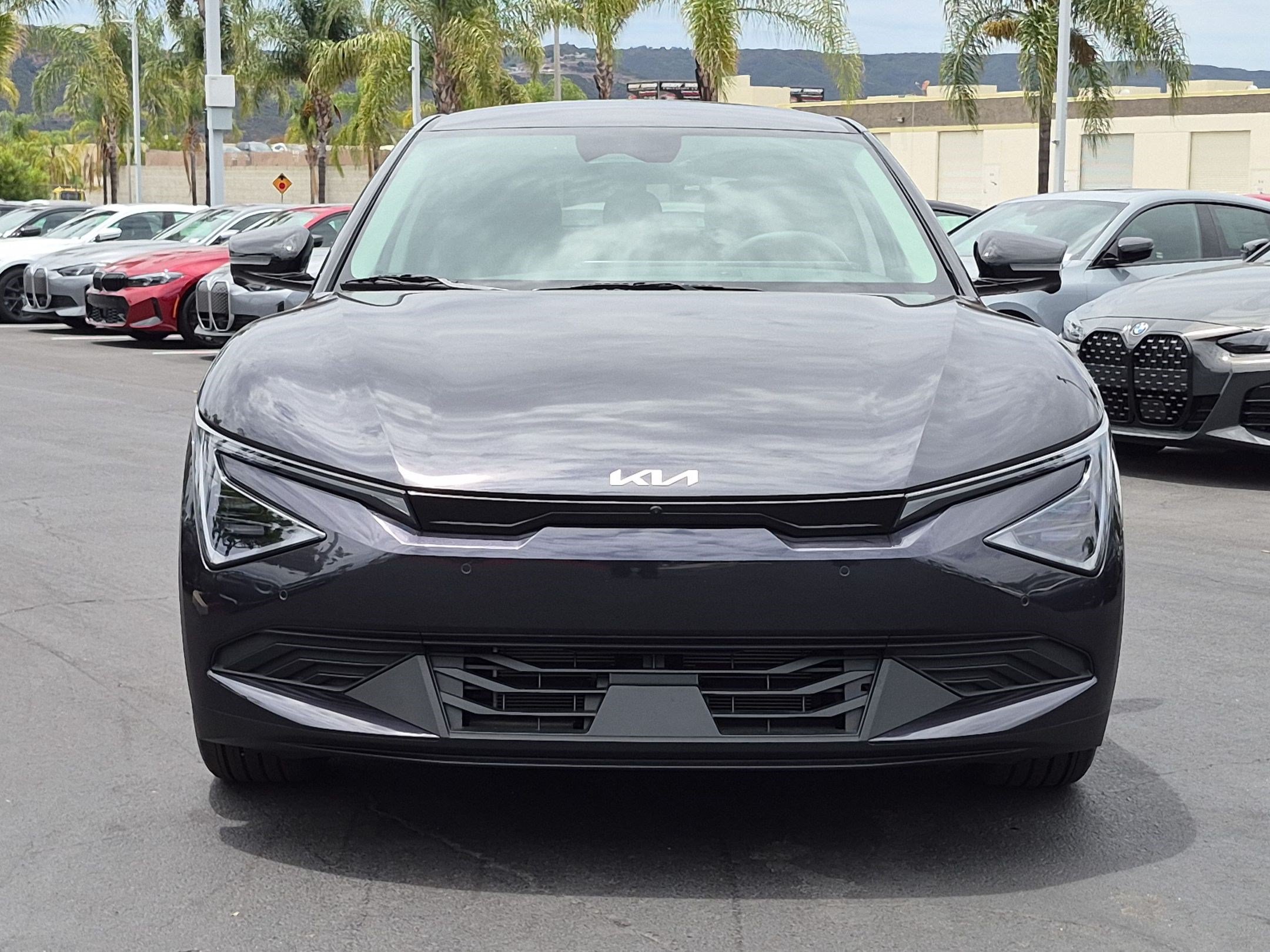 Used 2025 Kia EV6 Light w/ Light LR Technology Package RWD image 3
