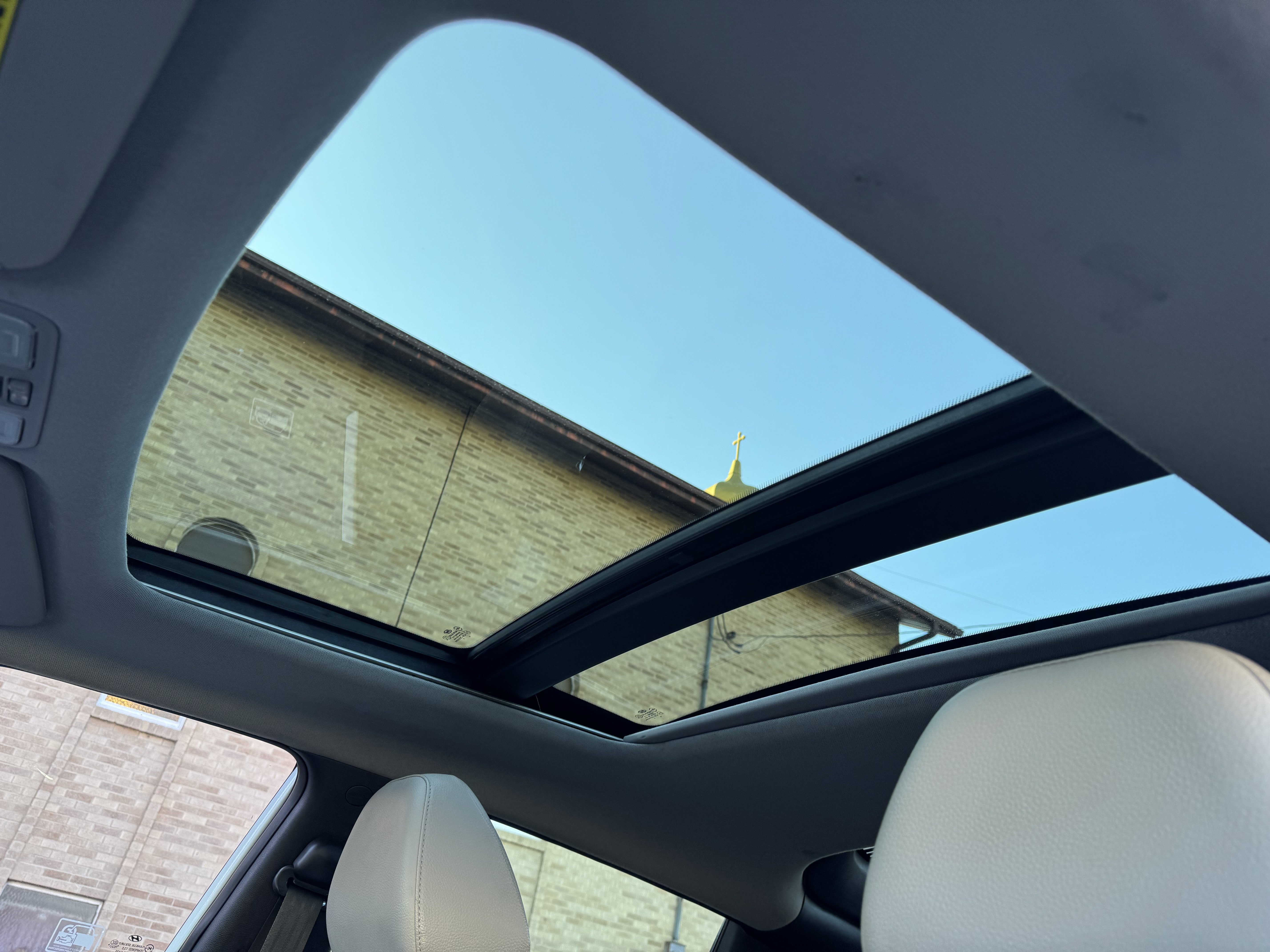 Used 2013 Hyundai Veloster w/ Style Pkg image 15