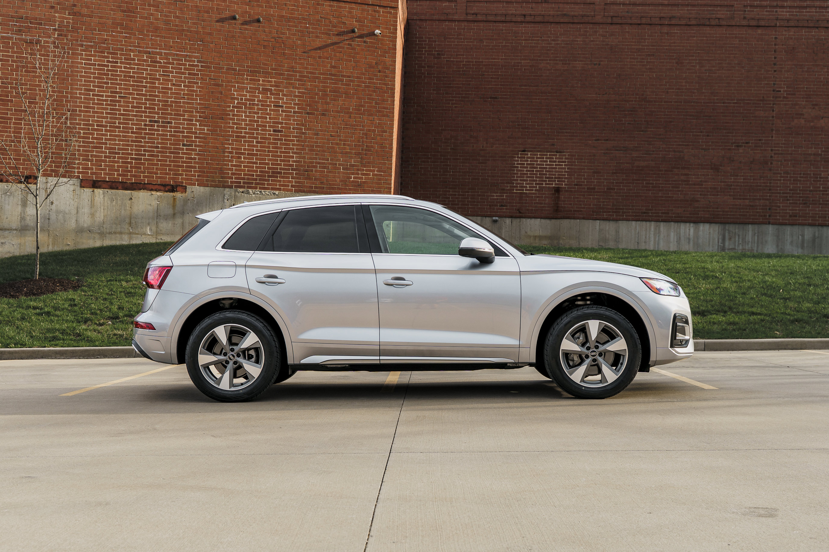Used 2022 Audi Q5 2.0T Premium Plus w/ Premium Plus Package image 3