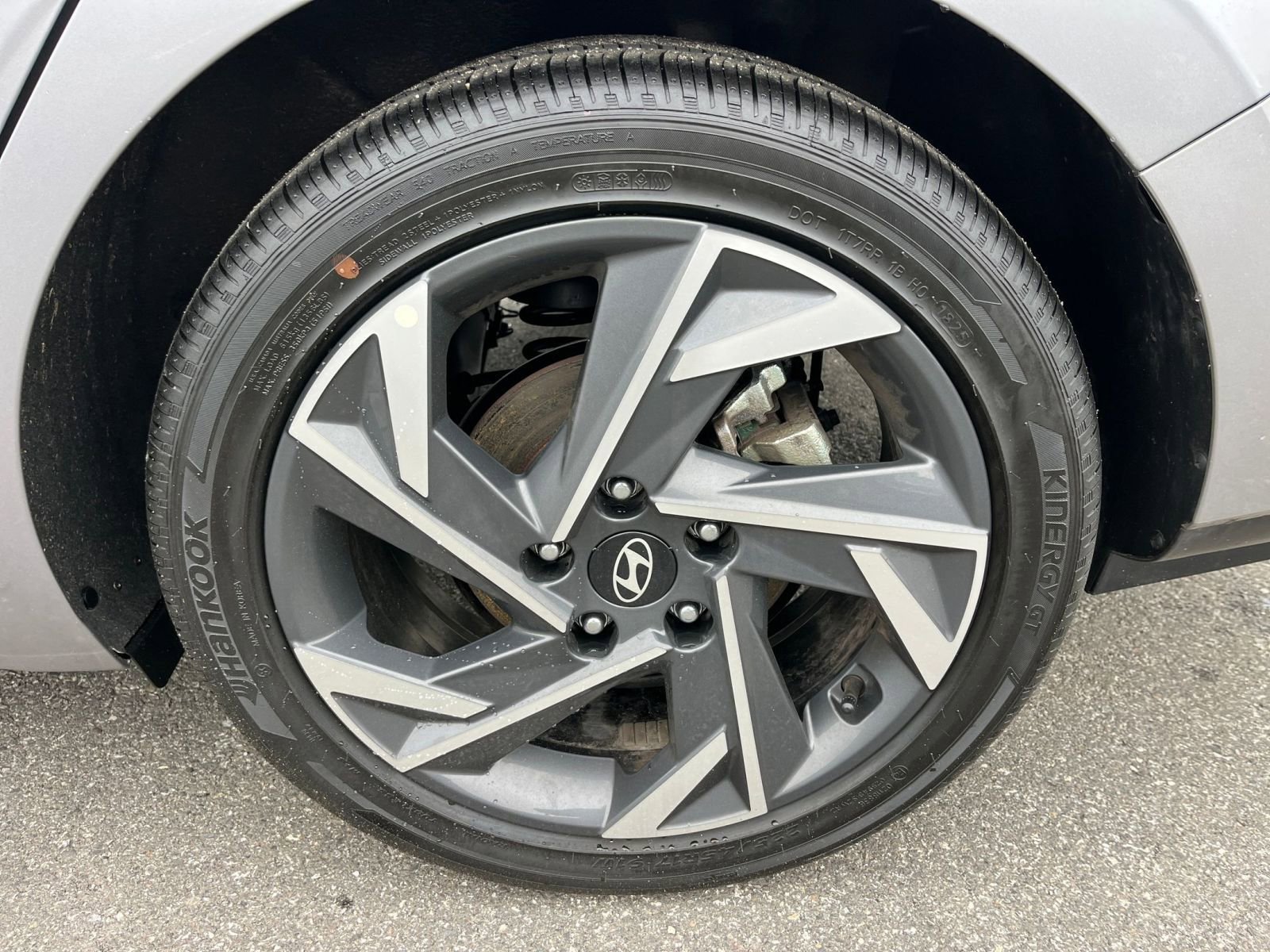 Used 2025 Hyundai Elantra SEL image 31