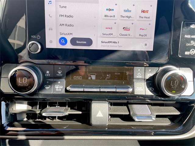 Used 2024 Toyota Highlander XLE image 18