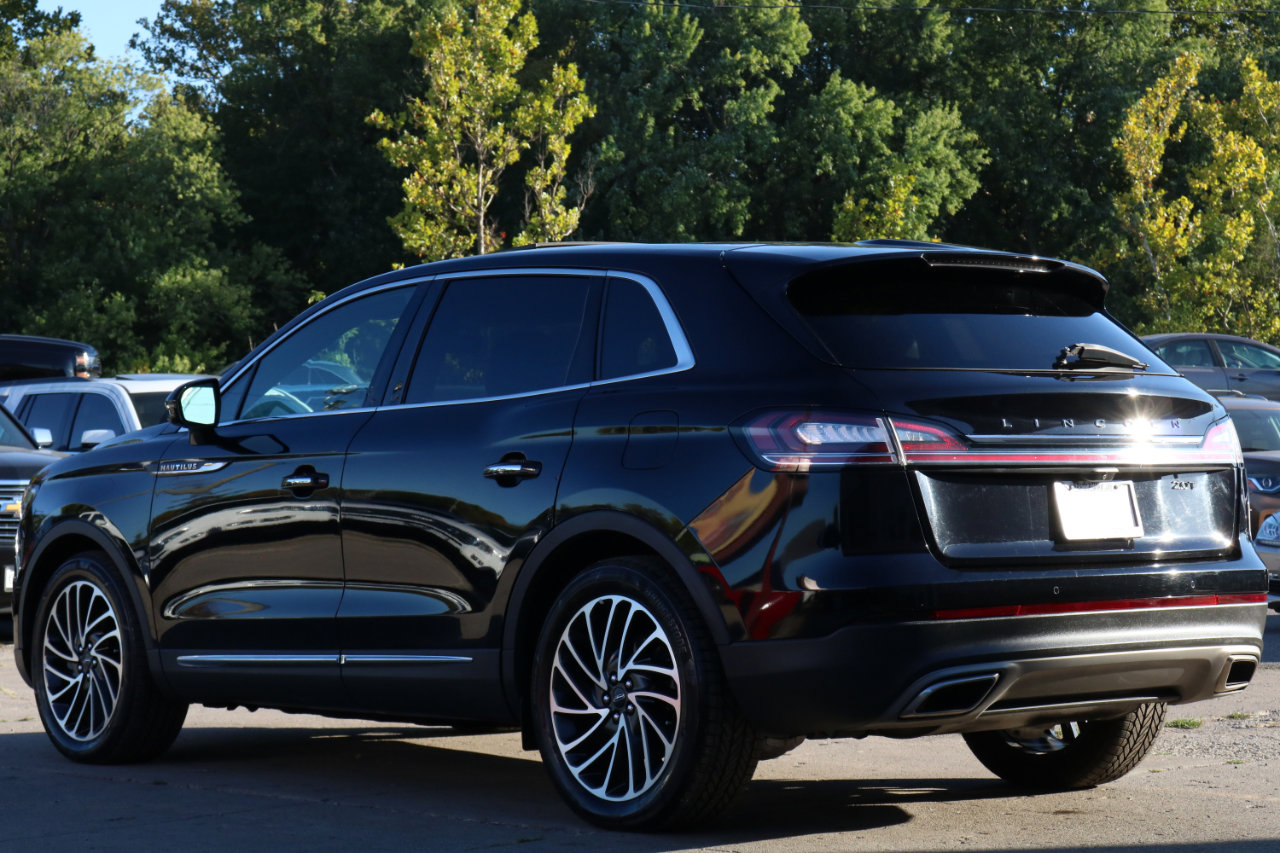Used 2019 Lincoln Nautilus Reserve image 12