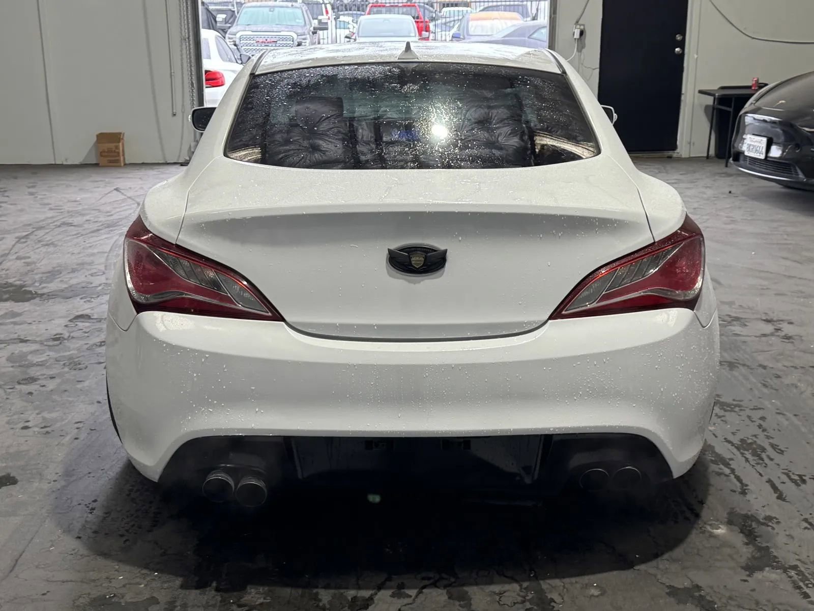Used 2014 Hyundai Genesis 3.8 image 3