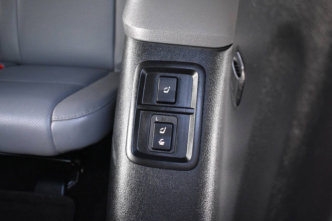 Used 2013 Toyota Sequoia Platinum AWD/4WD image 71