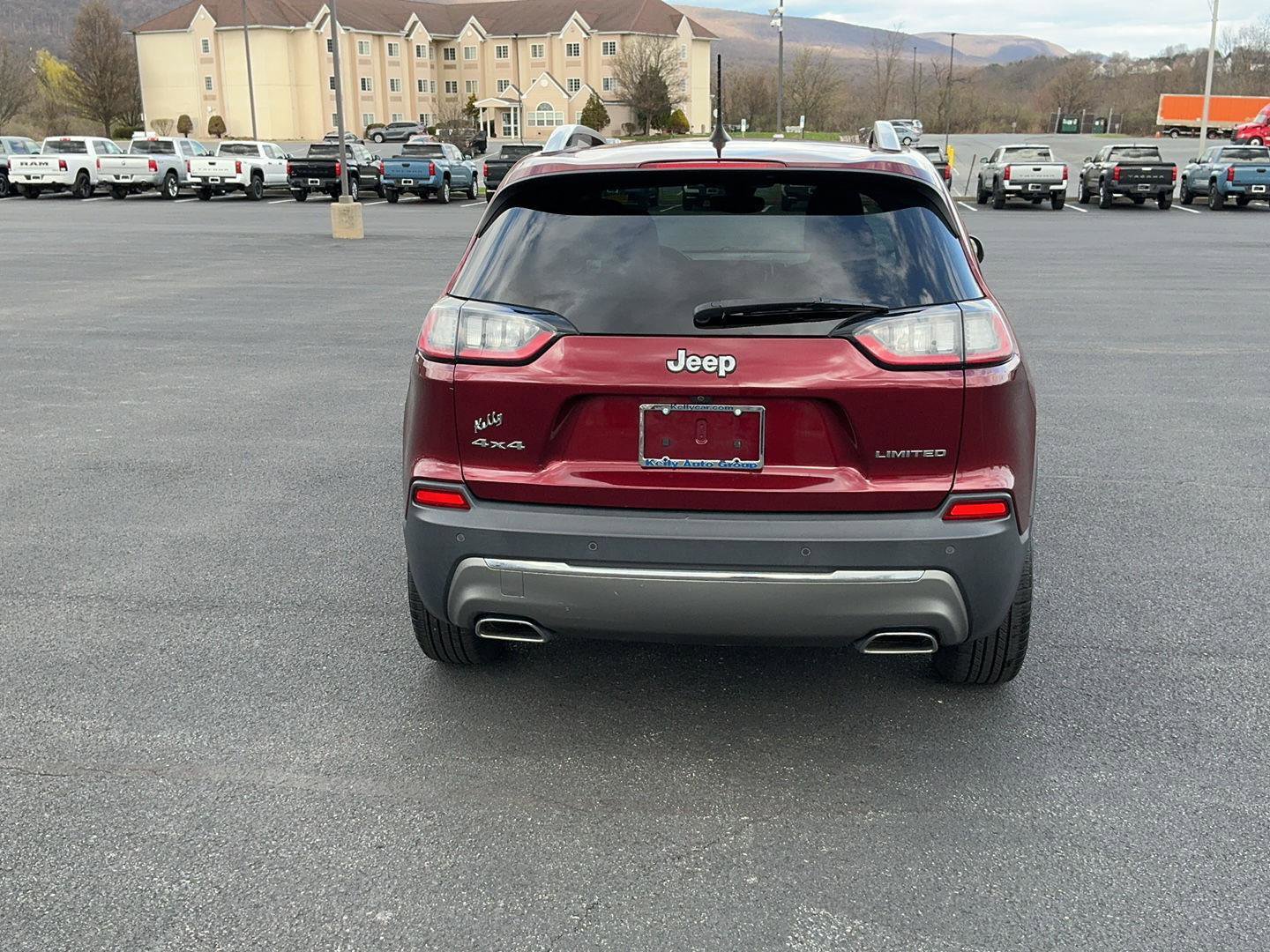 Used 2019 Jeep Cherokee Limited image 8