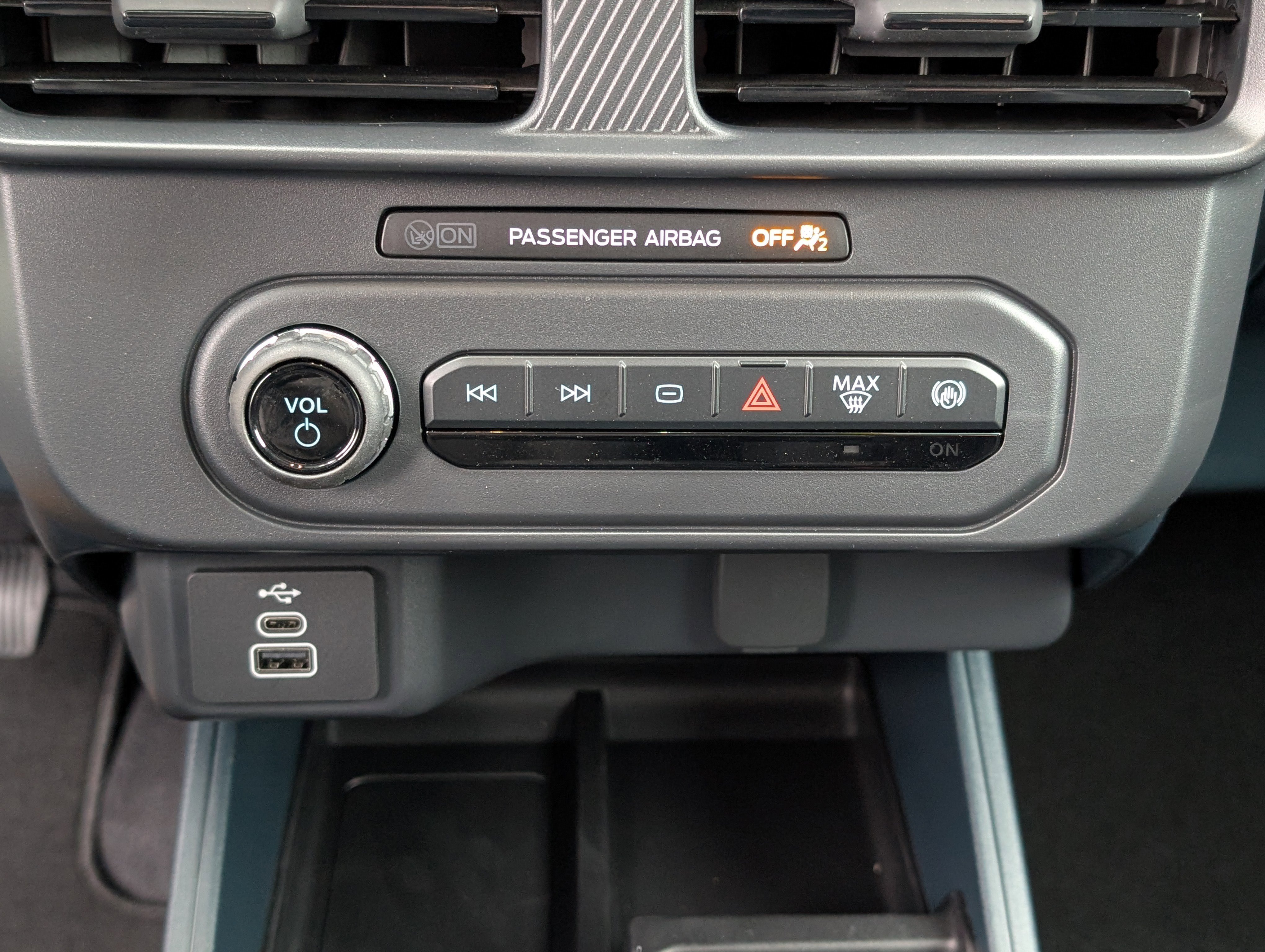 New 2025 Ford Maverick XL w/ Equipment Group 102A image 20