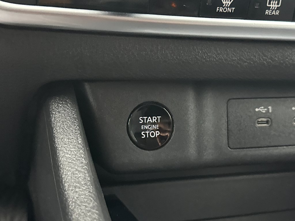 Used 2025 Nissan Rogue SV FWD image 21