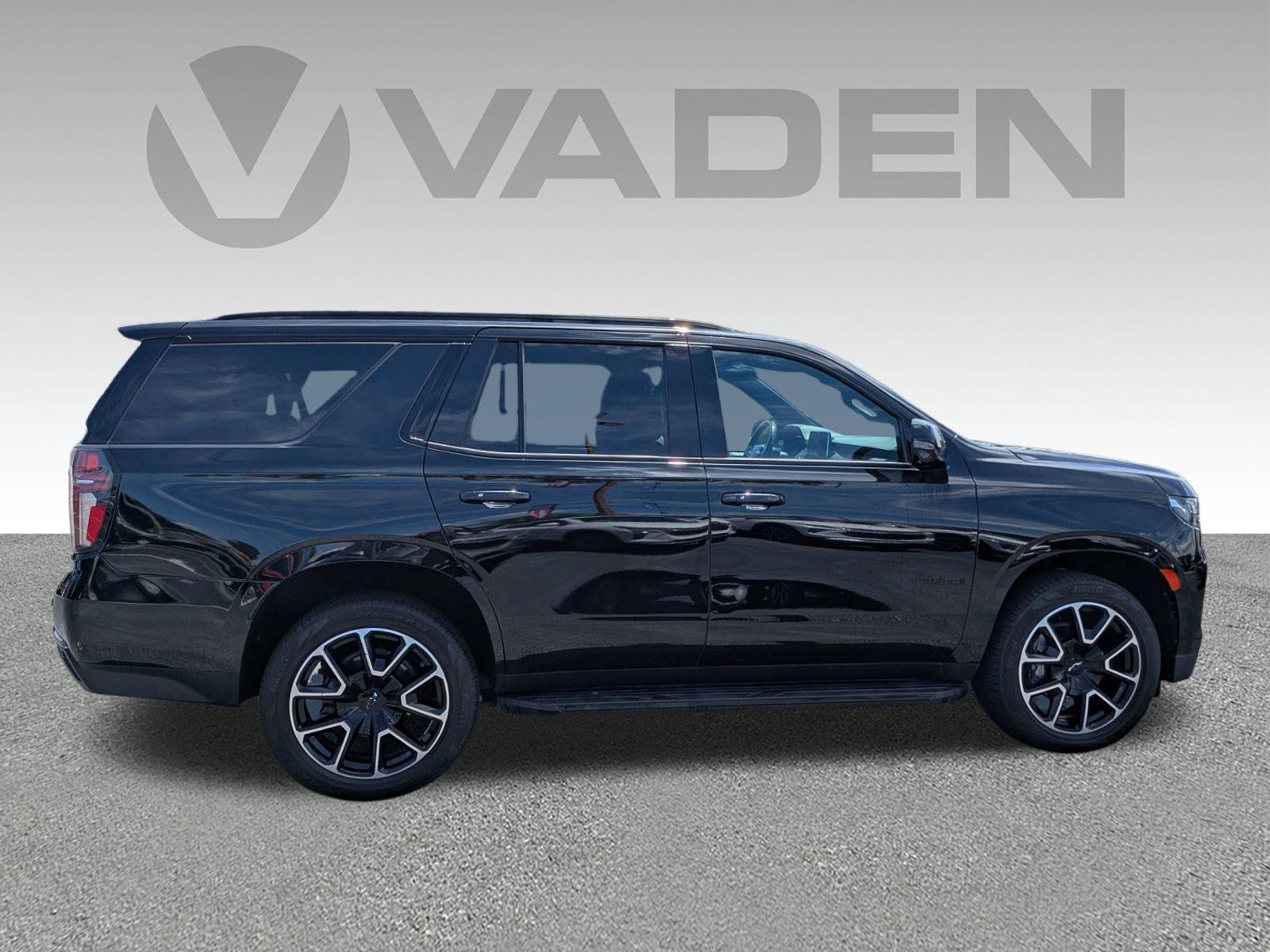 Used 2022 Chevrolet Tahoe RST w/ Luxury Package AWD/4WD image 25
