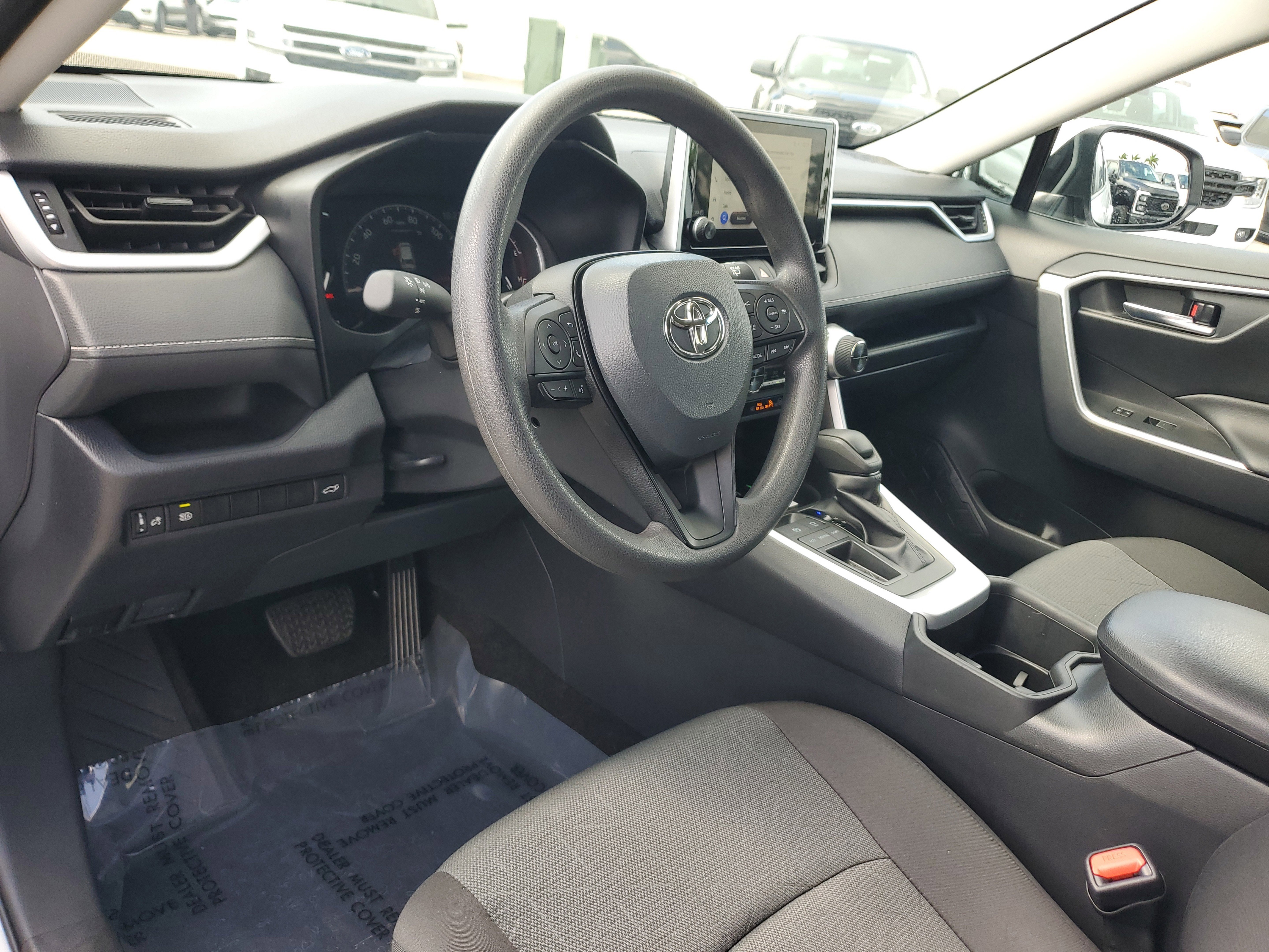 Used 2024 Toyota RAV4 XLE image 9