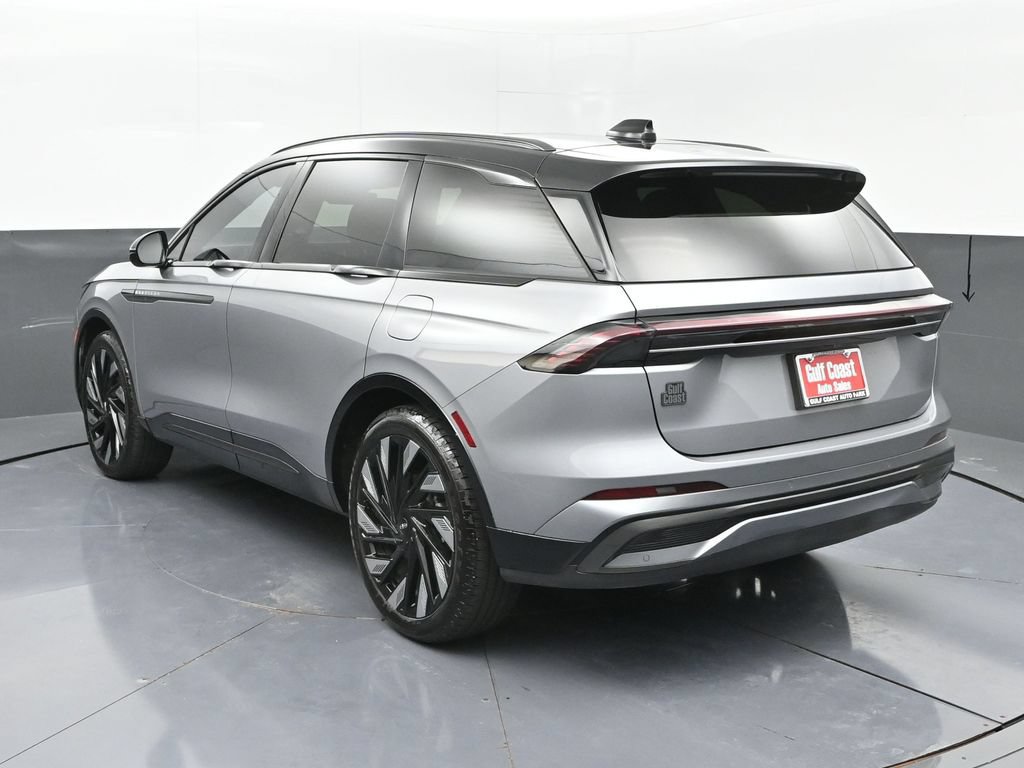 Used 2025 Lincoln Nautilus Reserve AWD/4WD image 4