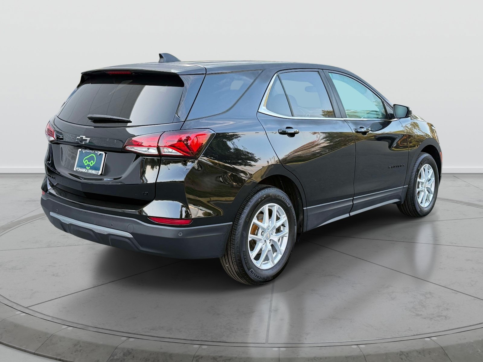 Certified 2024 Chevrolet Equinox LT FWD image 2