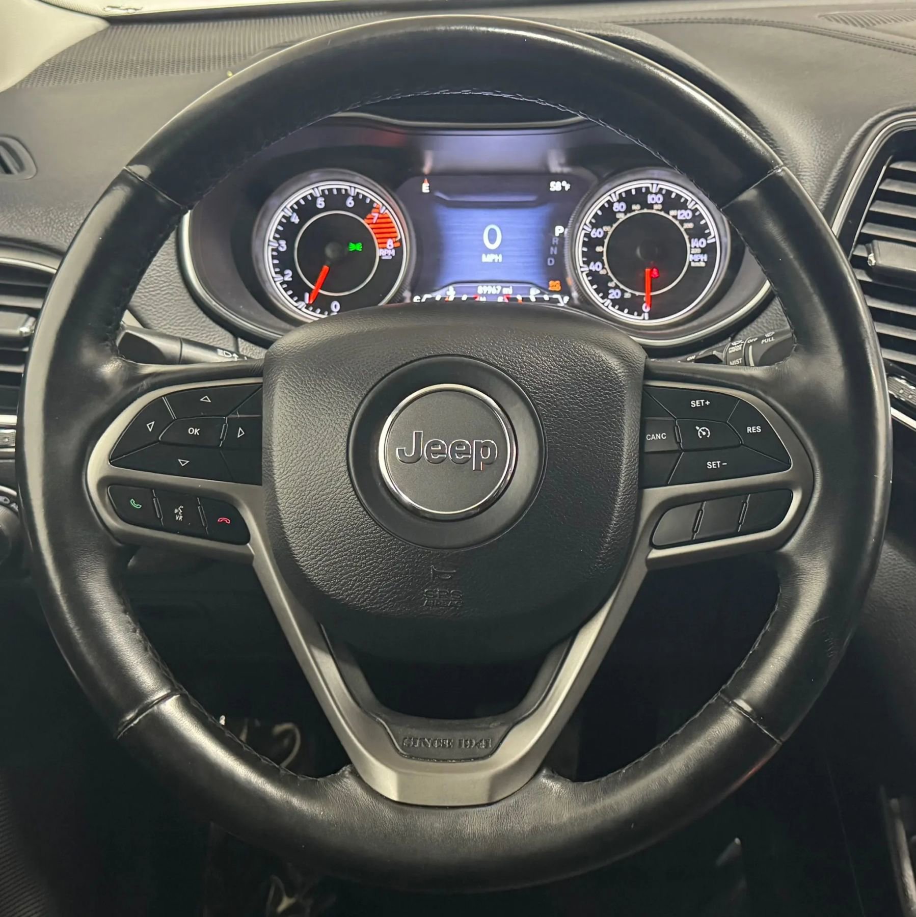 Used 2019 Jeep Cherokee Limited image 15