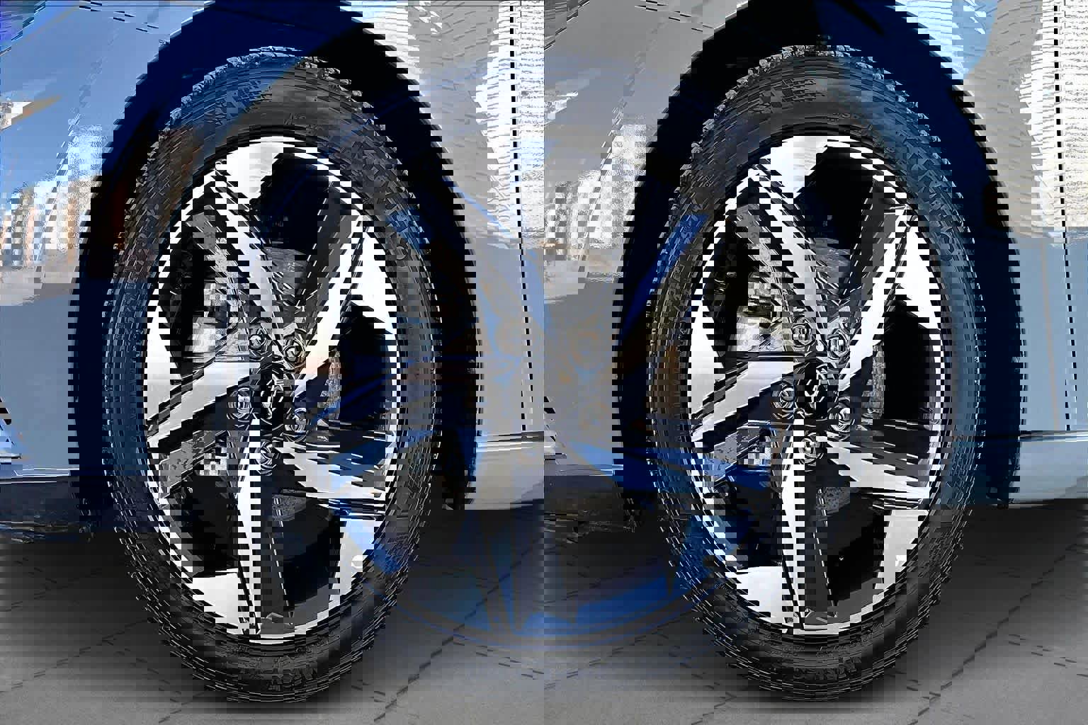 Used 2022 Hyundai Elantra SEL w/ Convenience + Premium Package image 14