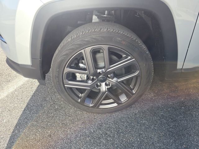 New 2026 Jeep Compass Limited image 8