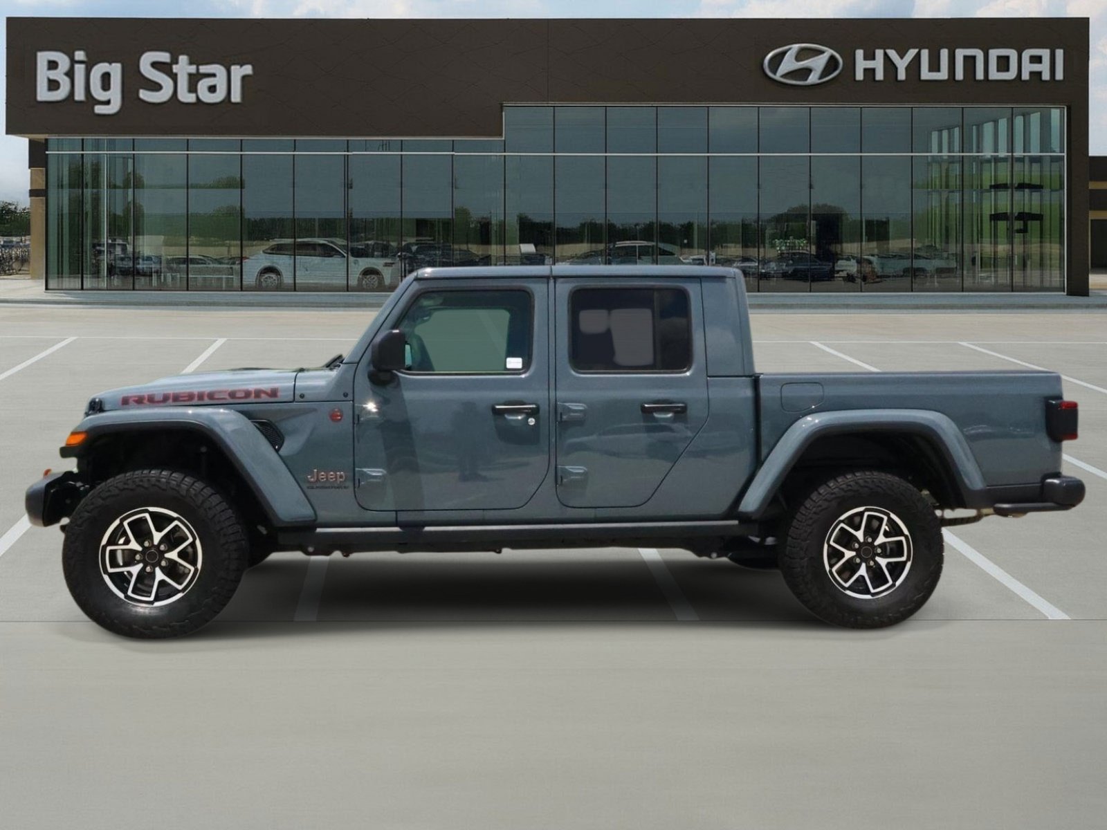 Used 2025 Jeep Gladiator Rubicon w/ Convenience Group AWD/4WD image 2