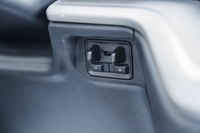 Used 2025 Ford Expedition Active image 39