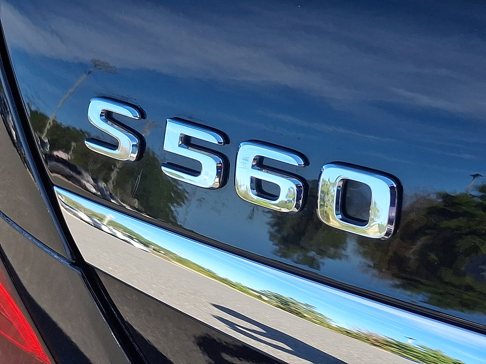 Used 2020 Mercedes-Benz S 560 4MATIC Sedan image 33
