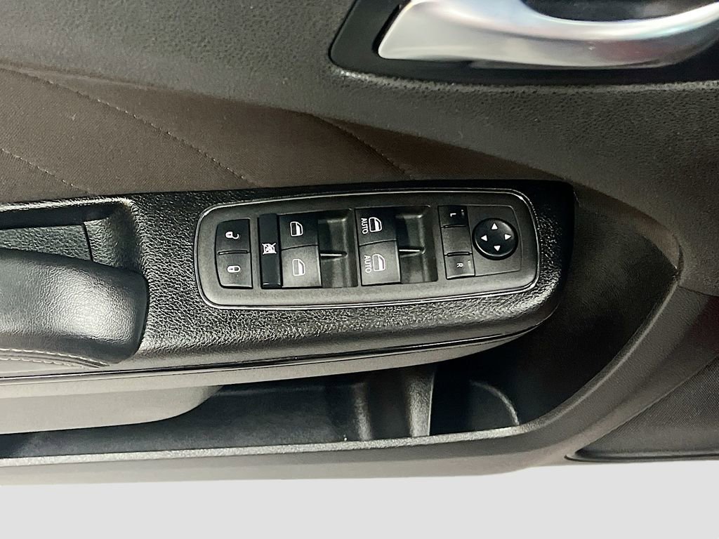 Used 2022 Dodge Charger R/T w/ Blacktop Package image 17