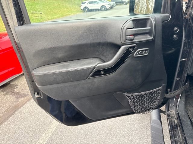 Used 2016 Jeep Wrangler Unlimited Sahara image 21