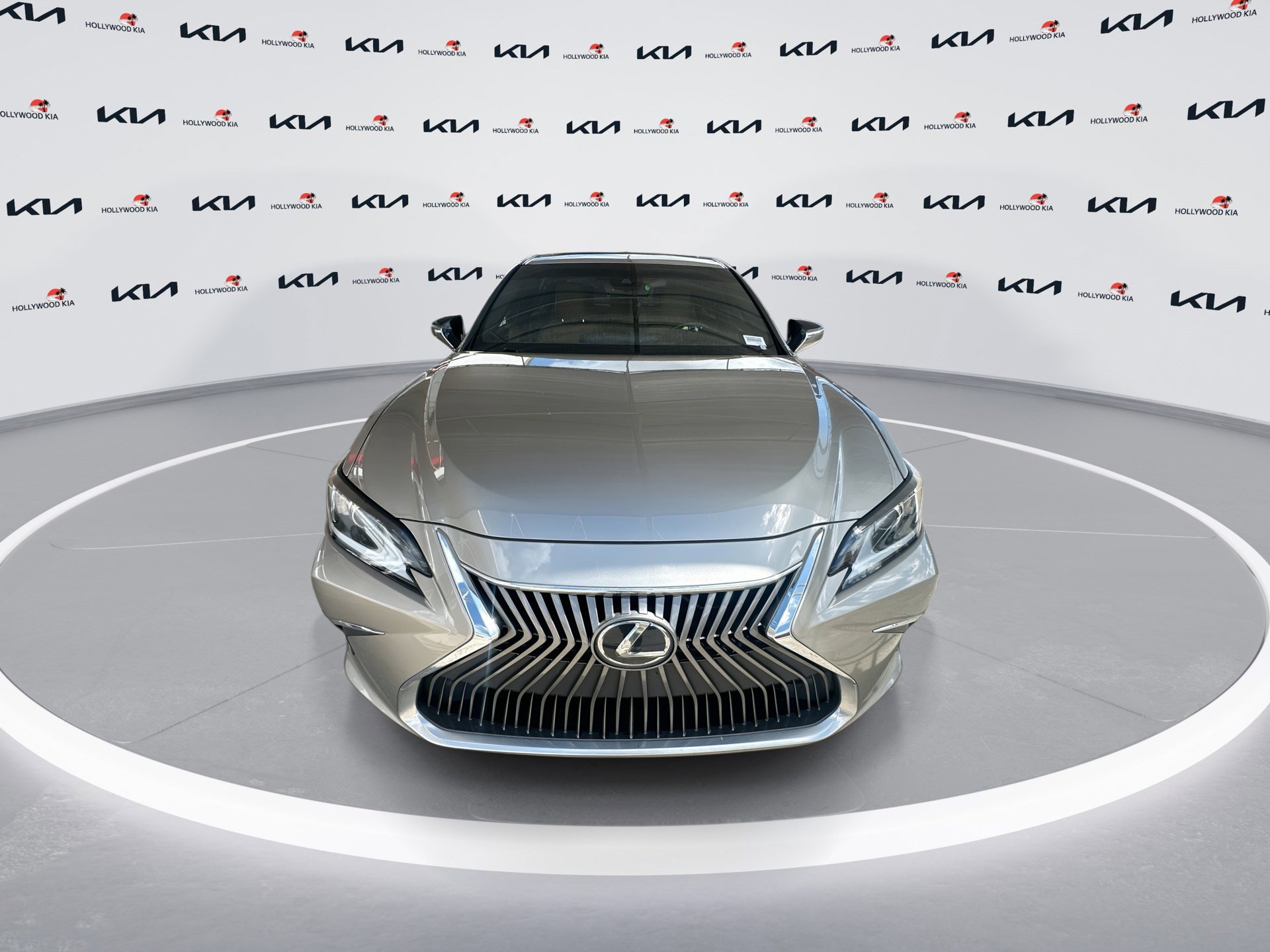 Used 2021 Lexus ES 350 image 3