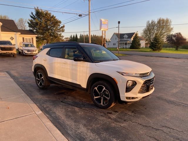 Used 2023 Chevrolet TrailBlazer RS w/ Sun and Liftgate Package AWD/4WD image 4
