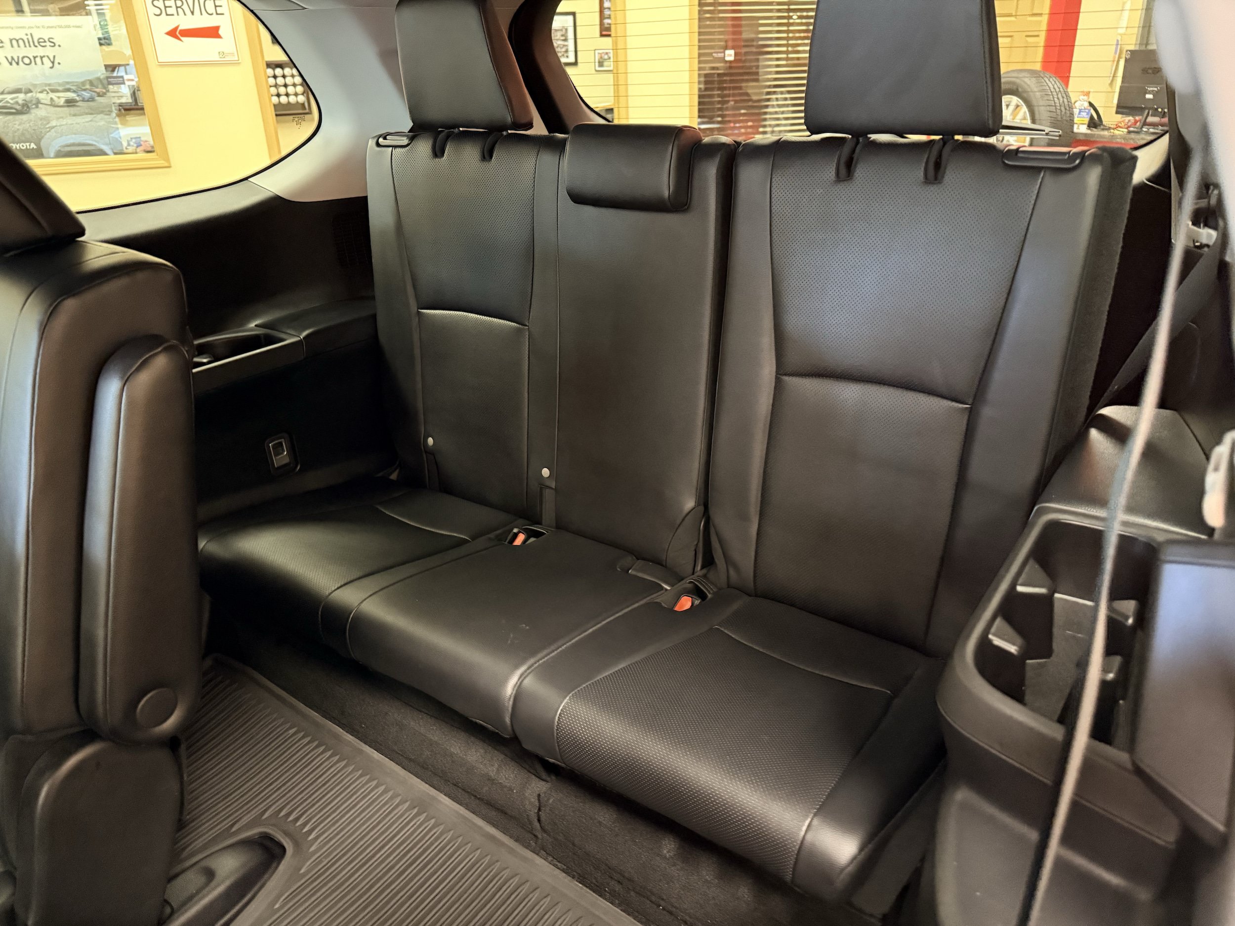 Used 2024 Toyota Grand Highlander AWD image 9