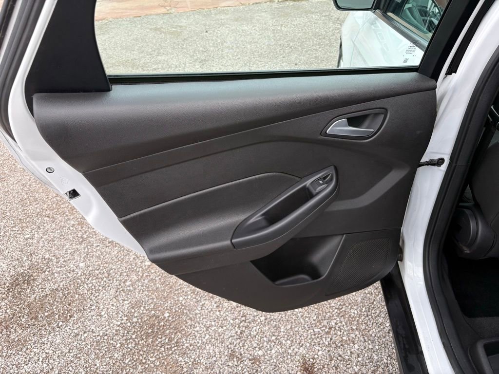 Used 2016 Ford Focus SE image 11
