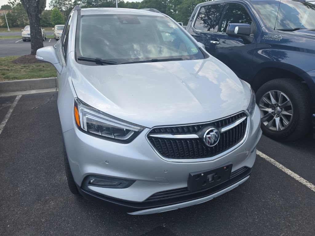 Used 2019 Buick Encore Essence w/ Experience Buick Package FWD image 9